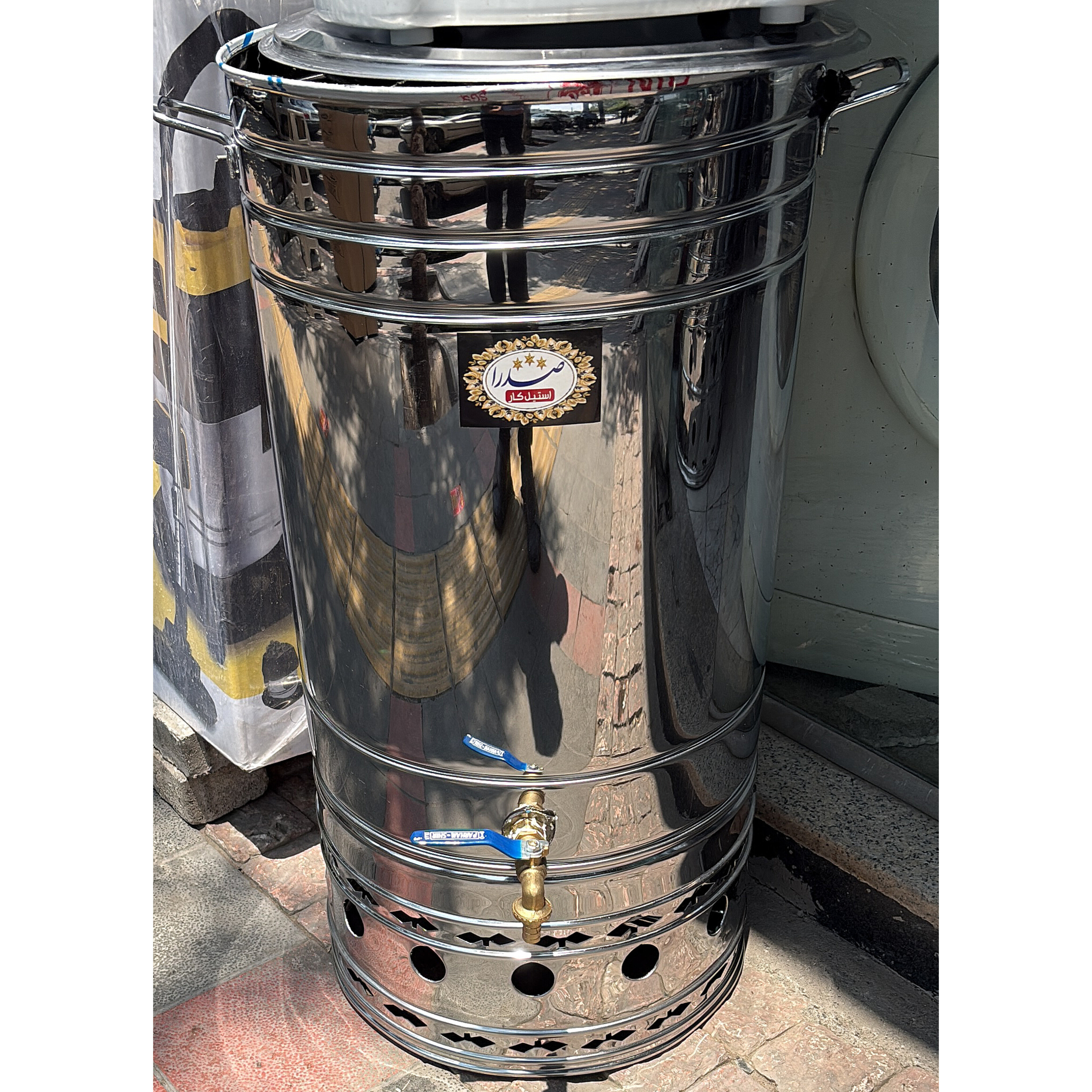 سماور گازی ۵۰ لیتری سماور بزرگ مجلسی هیئتی استیل مسجد موکب سوپر مارکت بشکه ای صدرا استیل کار(پس کرایه)
